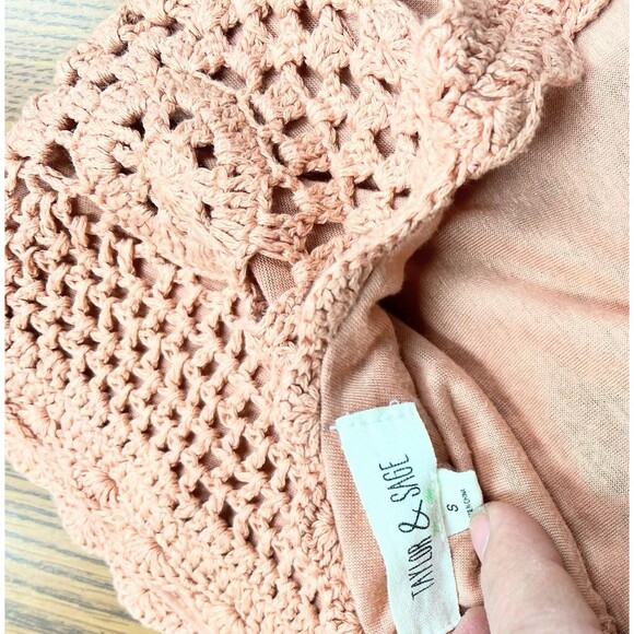 Taylor & Sage Crocheted Crop Top Tank Peach/Pink Boho Women’s‎ size small EUC - Picture 3 of 5